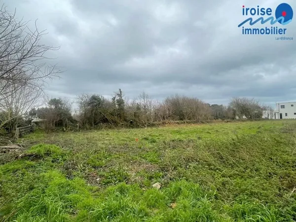 Terrain 301 m²