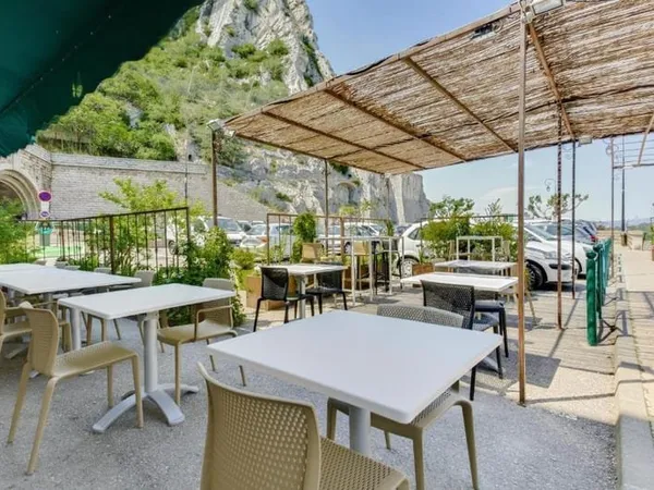 Fonds de commerce BAR HOTEL RESTAURANT avec licence IV