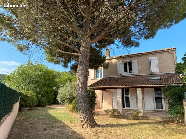 A louer Maison Palaja 100m2 (T5, 4 chambres), Village recherché