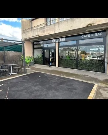 Local commercial centre commercial carrefour market st soupplets