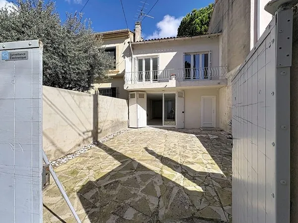EXCLUSIVITE -Maison Avignon quartier Saint- Ruf 115 m2 avec Cour de 46 m²