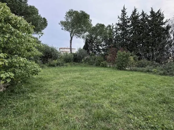 Terrain 500 m²
