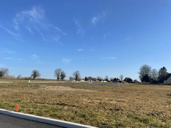 Terrain 700 m²