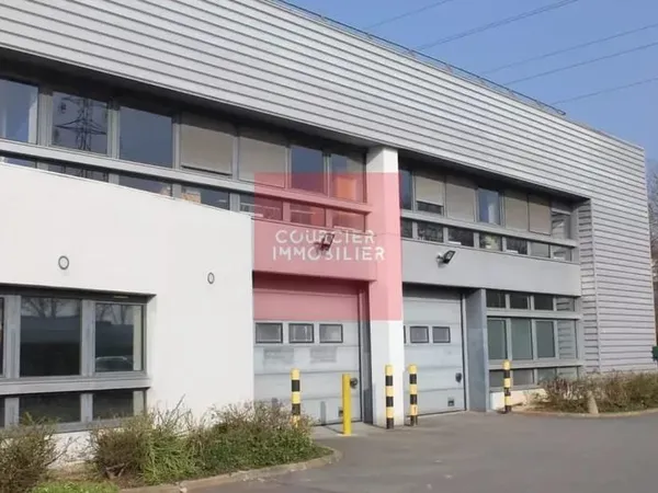 TRAPPES (78) A LOUER LOCAL D'ACTIVITES 527 M²