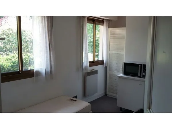 Loue studio meublé