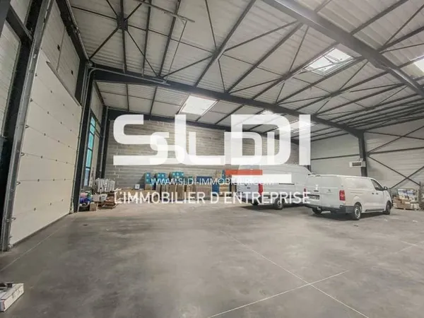 Local d'activité 328 m²