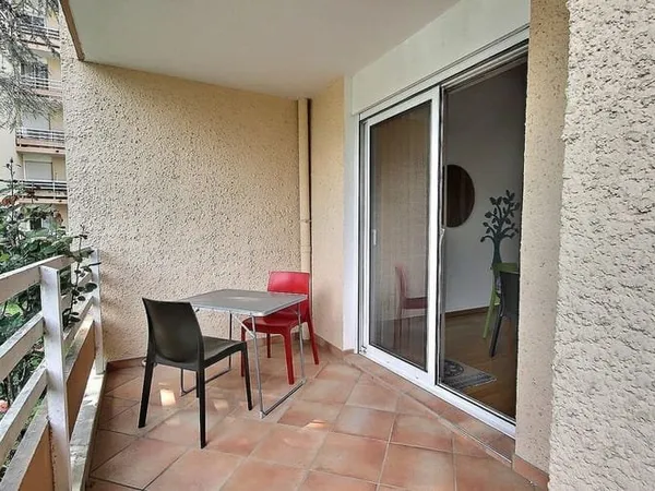 Appartement 2 pièces 77 m²