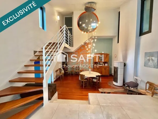 Maison 7 pièces 239 m²