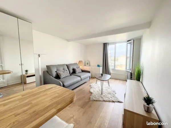 Studio meublé de charme vue Seine 18 m2 Paris 6ème 1225 CC