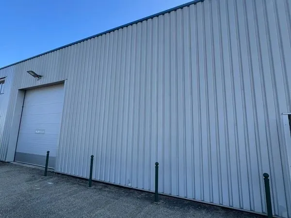 Local d'activité/bureaux 300m2 - Disponible immédiatement