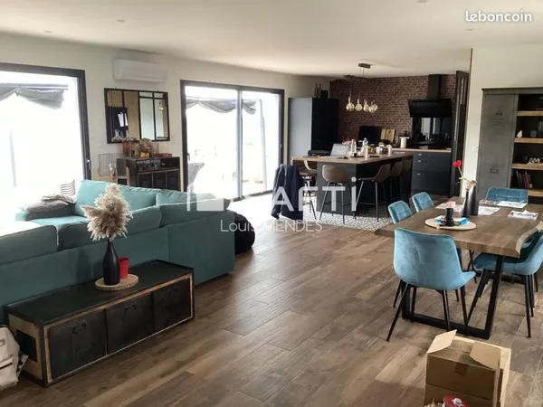 Propriété 7 pièces 193 m²