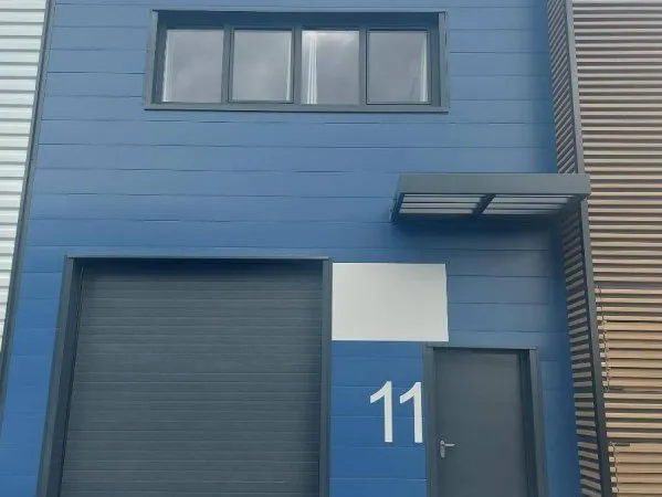 Local commercial 143 m²
