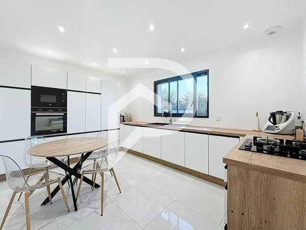 A vendre magnifique maison récente, proche de la gare de Dreux