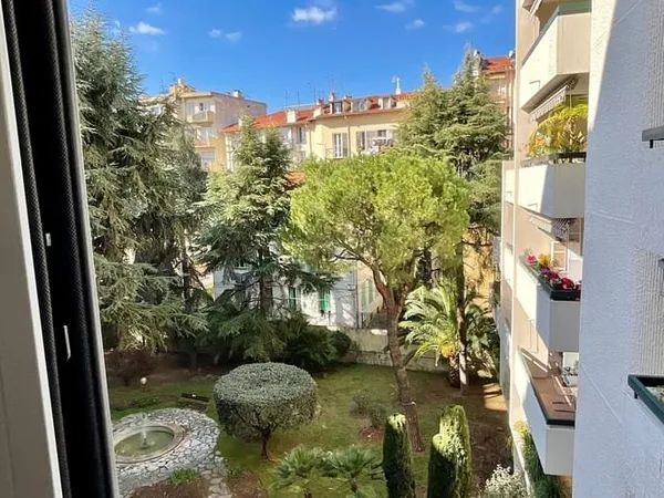 Studio 1 pièce 28 m²