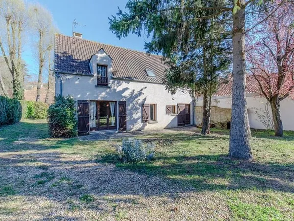 EXCLUSIVITE PROPRIETES-PRIVEES - Maison de village avec fort potentiel au coeur de Oinville-sur-Mont