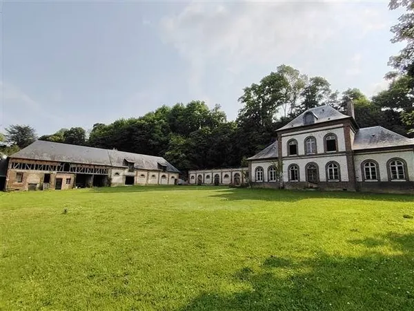 Maison 8 pièces 253 m²