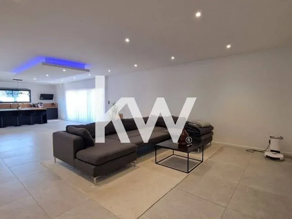 Maison 6 pièces 176 m²
