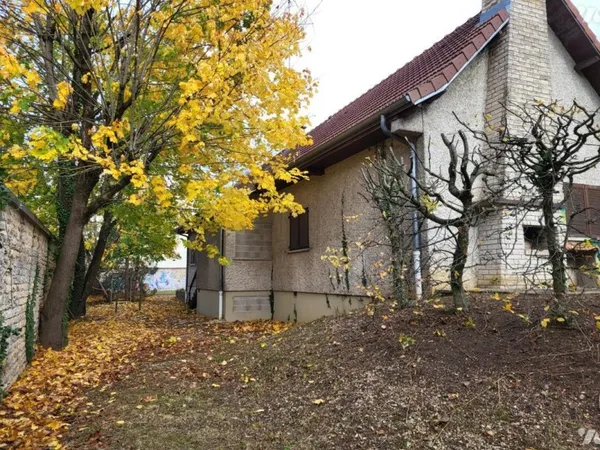 Vends villa - 189.89m² - 9 pièces, 7 chambres - Dijon 21000