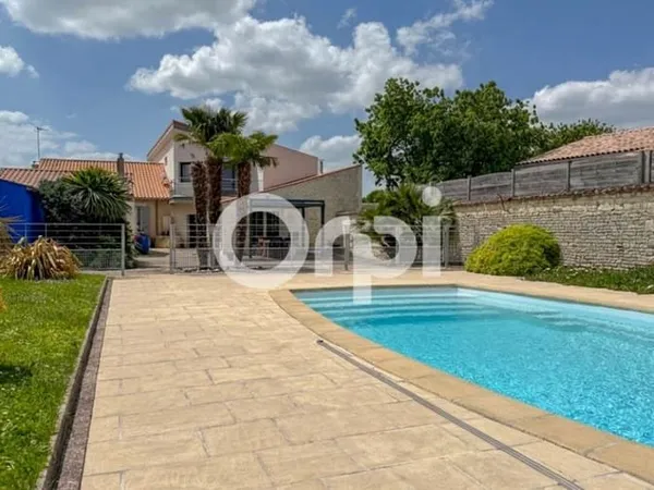 Maison 5 pièces 223 m²