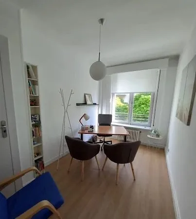 Bureau libre dans cabinet partagé