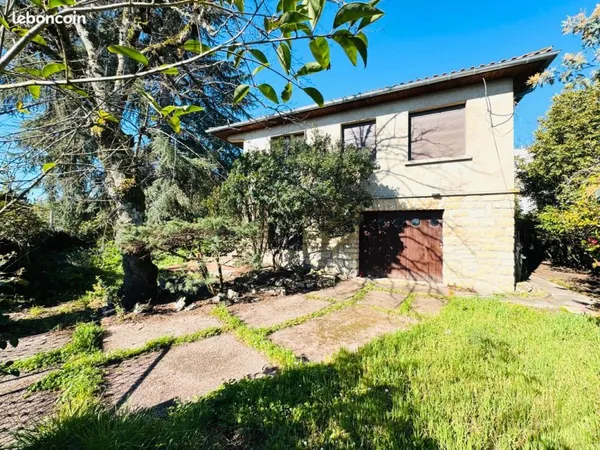 Maison familiale avec potentiel exceptionnel - 138 m2 - 540 m2 jardin - 70 m2 garage + cave - Rue ca