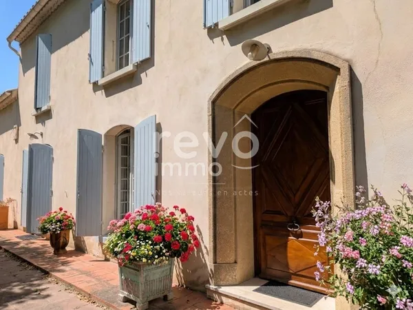 Elégance et authenticité pour ce mas provençal !