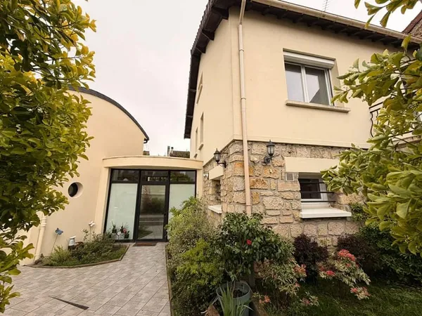 MAISON EXCEPTIONNELLE DE 245M2 HABITABLE AU CENTRE VILLE DE
