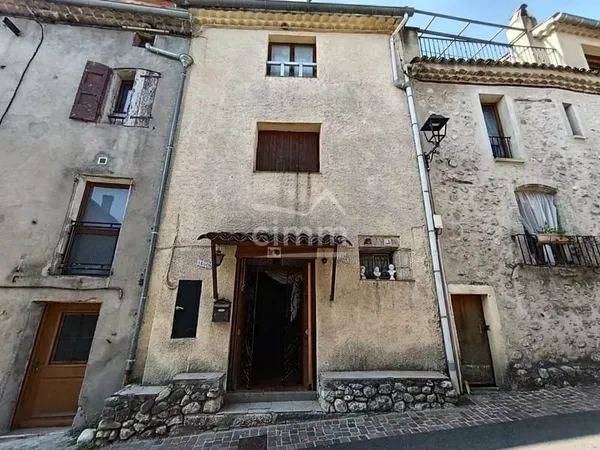 MAISON DE VILLAGE À RESTAURER