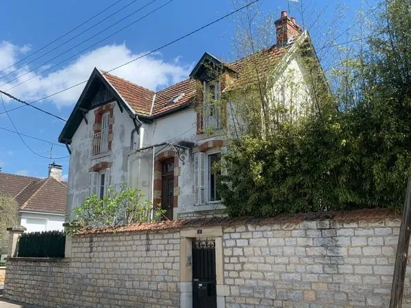 Maison 1900, 171 m2, 5 chambres, secteur Creux d enfer Chu