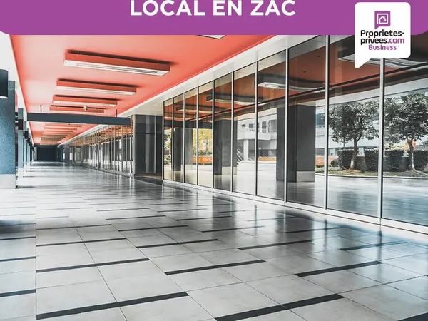 83310 GRIMAUD - Entrepôt / local commercial 400 m²