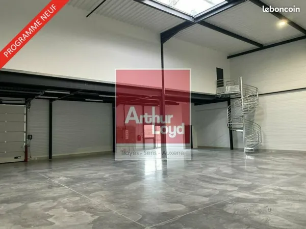 ENTREPOT - LOGISTIQUE 2379 m² AUXERRE
