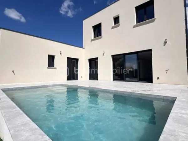 Villa contemporaine neuve 150m2 avec piscine