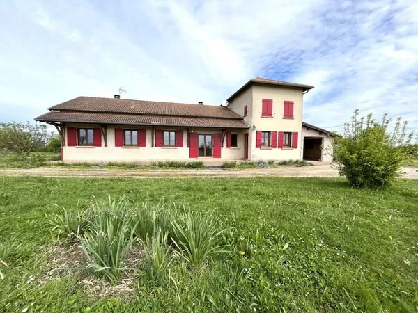 Tournus Nord - Vaste Villa Sur 3600 m²