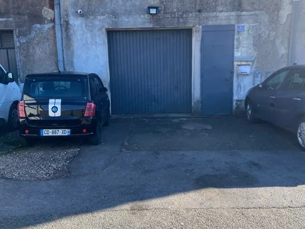 Local commercial dépôt hangar