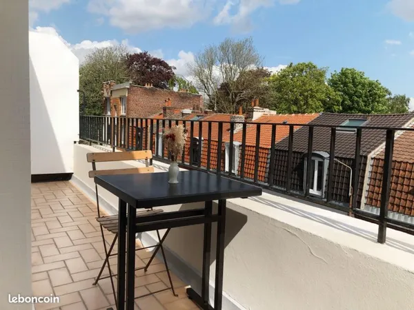 T3 traversant de 68m2 - dernier étage - Terrasse 10m2 - Cave - Buisson/St Maur