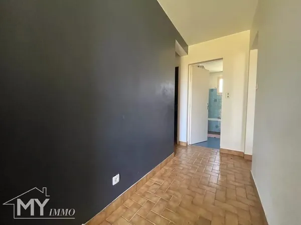 Pessac sur Dordogne : maison louée, 2 chambres, garage, terrain
