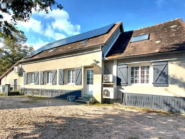 MAISON TYPE LONGERE DE 154M2 AU CALME