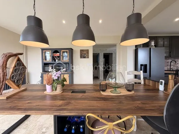 LA RÉNOVATION ET LES VOLUMES IMPRESSIONNANTS SONT AU RENDEZ-VOUS !