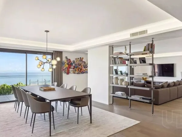 Appartement 3 pièces 161 m²