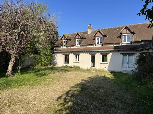Maison ancienne 4 chb 1 bureau GARAGE JARDIN 1900 M2 10 min
