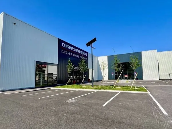 Local commercial 621 m²