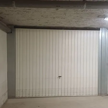 Box fermé 15 m² - Résidence sécurisée - Électricité - Les Caillols (loyer temporaire 90)