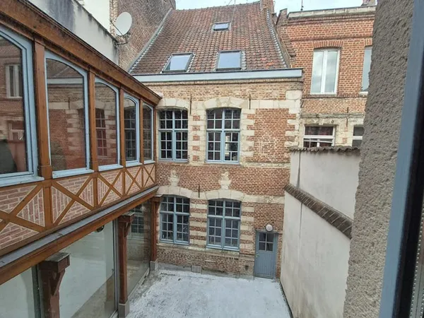 VIEUX LILLE - PLATEAU BRUT A AMENAGER EN T2 DE 47 M² LOI CARREZ