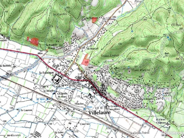 Terrain agricole non constructible villelaure
