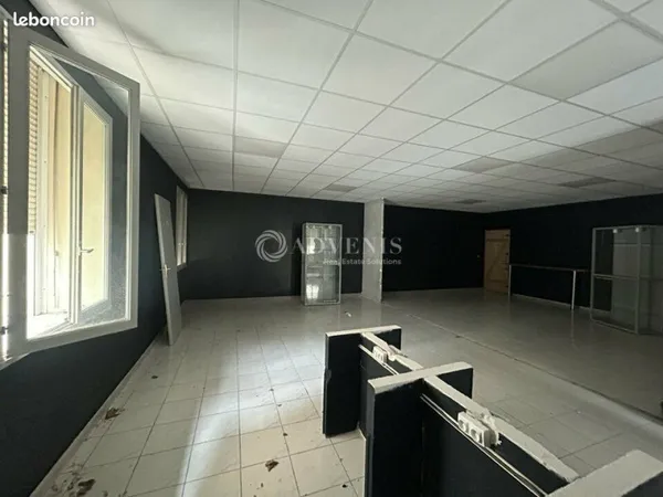Bureau 80 m²