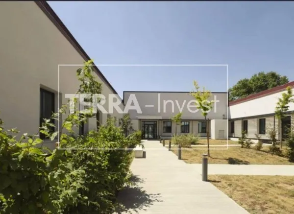 Bureaux 4 pièces 1827 m²