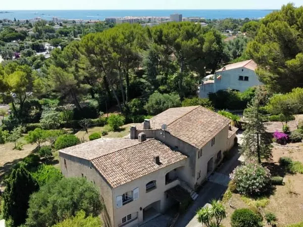 Propriété de caractère à Antibes - Quartier Eucalyptus