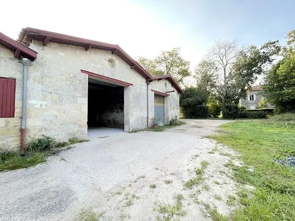 Parking/Garage/Box 243 m²