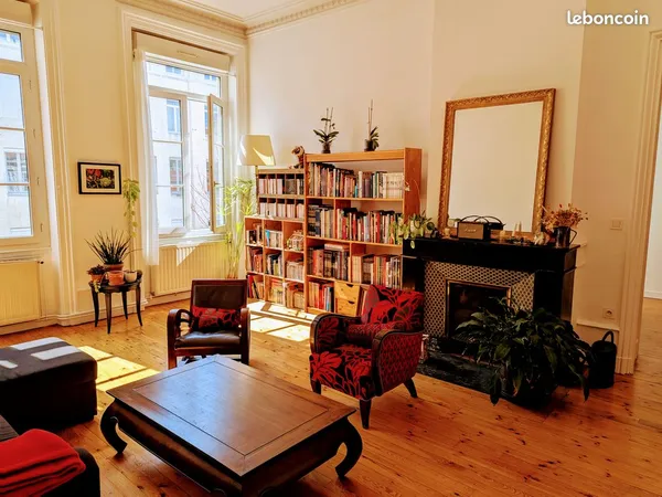 Duplex plein charme 120 m² - 3 chambres - Parking privé - Hyper centre Saint-Étienne - Lumineux & au