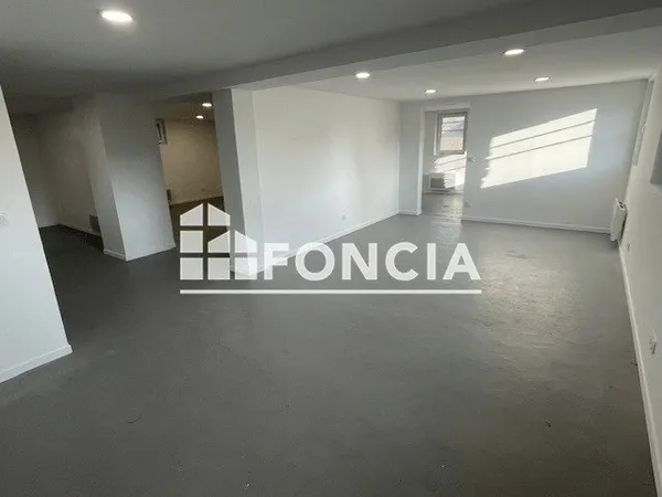 Appartement / Local rénové à neuf - Emplacement central premium